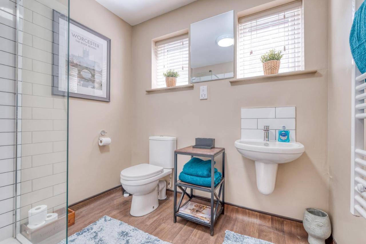 Gorgeous 1-Bed City Apartment, Sleeps 4 Worcester Extérieur photo